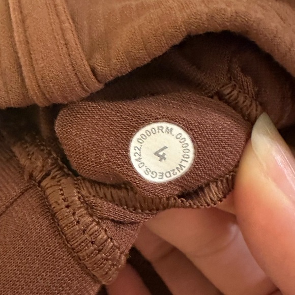 Lululemon Ribbed Nulu High-Neck Yoga Bra - Size 4 - Picture 6 of 6